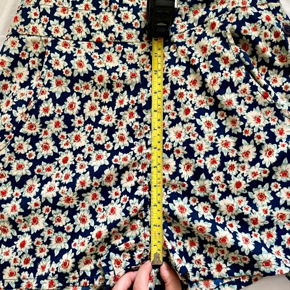 SOLD - Gorgeous Band of Gypsies Floral Overalls (Shorteralls) in Size Medium - Picture 8 of 8